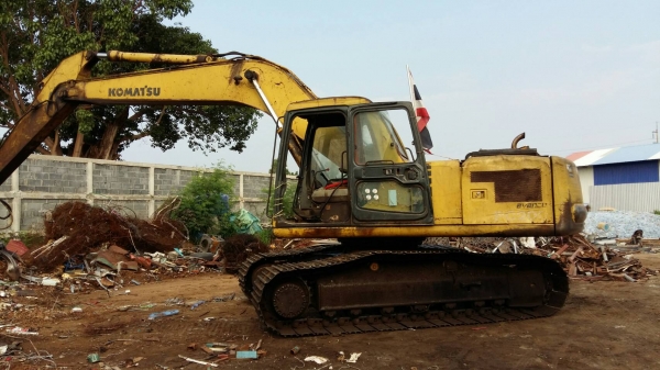 ขายรถแม็กโคKomatsu PC200-6มีเอกสารพร้อมโอน ขายรถแม็กโคKomatsu PC200-6มีเอกสารพร้อมโอน
