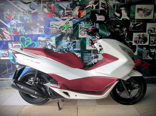( ผ่อนได้ ) pcx150 I led 2015 สีขาวแดง พิมนิยม สีขายดี 57900