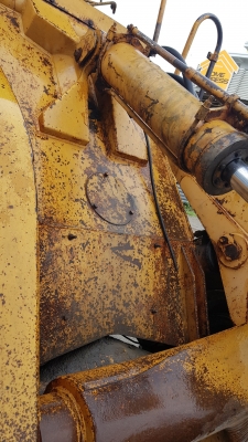 รถตักล้อยาง KOMATSU  รุ่น JH-60 ระบบเลี้ยวล้อหลัง เป็นรถ 2 เพลา