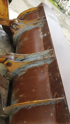 รถตักล้อยาง KOMATSU  รุ่น JH-60 ระบบเลี้ยวล้อหลัง เป็นรถ 2 เพลา