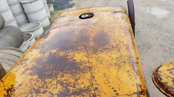 รถตักล้อยาง KOMATSU  รุ่น JH-60 ระบบเลี้ยวล้อหลัง เป็นรถ 2 เพลา