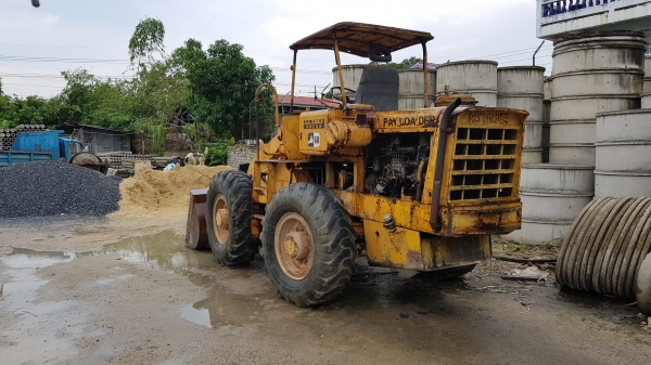 รถตักล้อยาง KOMATSU  รุ่น JH-60 ระบบเลี้ยวล้อหลัง เป็นรถ 2 เพลา