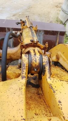 รถตักล้อยาง KOMATSU  รุ่น JH-60 ระบบเลี้ยวล้อหลัง เป็นรถ 2 เพลา