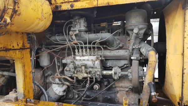 รถตักล้อยาง KOMATSU  รุ่น JH-60 ระบบเลี้ยวล้อหลัง เป็นรถ 2 เพลา