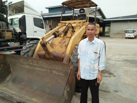 รถตักล้อยาง KOMATSU  รุ่น JH-60 ระบบเลี้ยวล้อหลัง เป็นรถ 2 เพลา