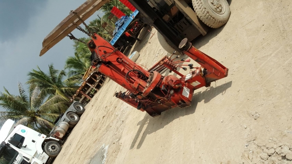 ขายเครนติดรถบรรทุก TRUCK MOUNTED UNIC &ndash;UR20 VA ขนาด2ตัน /3 ปลอก2ชัก/ท้องแบน/ มีตะขอ/มีปั๊ม / เก่านอก ขายตามสภาพ  ใช้งานได้จริง