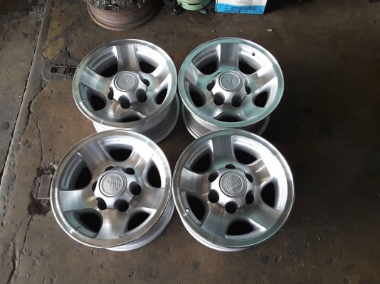 Max 6/139 ขอบ 15*8.5 et-28 สภาพสวยๆ 1ชุด