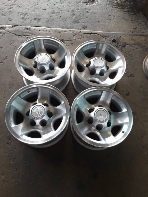 Max 6/139 ขอบ 15*8.5 et-28 สภาพสวยๆ 1ชุด Max 6/139 ขอบ 15*8.5 et-28 สภาพสวยๆ 1ชุด