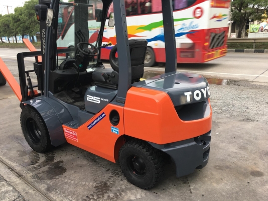 ขายรถตักยางพาราตักยางก้อนยางถ้วยตักขี้ยาง