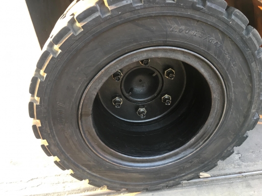 ขายรถหนีบก้อนอัดแบนสำหรับงานร้านขายของเก่าที่อัดก้อนแบน ขายรถหนีบก้อนอัดแบนสำหรับงานร้านขายของเก่าที่อัดก้อนแบน