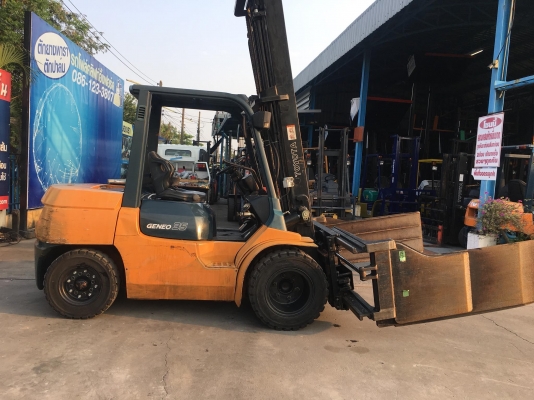 ขายรถหนีบก้อนอัดแบนสำหรับงานร้านขายของเก่าที่อัดก้อนแบน ขายรถหนีบก้อนอัดแบนสำหรับงานร้านขายของเก่าที่อัดก้อนแบน