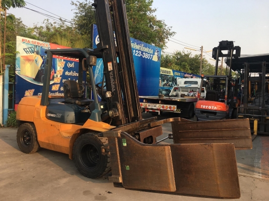 ขายรถหนีบก้อนอัดแบนสำหรับงานร้านขายของเก่าที่อัดก้อนแบน ขายรถหนีบก้อนอัดแบนสำหรับงานร้านขายของเก่าที่อัดก้อนแบน