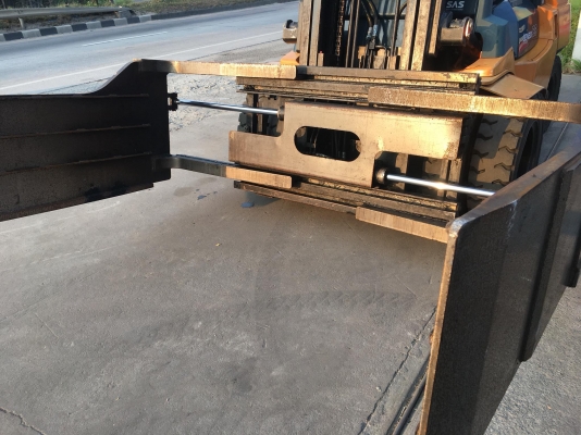 ขายรถหนีบก้อนอัดแบนสำหรับงานร้านขายของเก่าที่อัดก้อนแบน ขายรถหนีบก้อนอัดแบนสำหรับงานร้านขายของเก่าที่อัดก้อนแบน