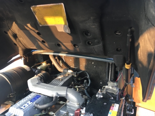 ขายรถหนีบก้อนอัดแบนสำหรับงานร้านขายของเก่าที่อัดก้อนแบน ขายรถหนีบก้อนอัดแบนสำหรับงานร้านขายของเก่าที่อัดก้อนแบน