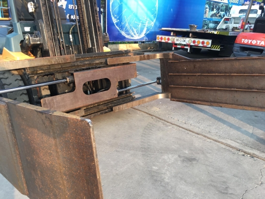 ขายรถหนีบก้อนอัดแบนสำหรับงานร้านขายของเก่าที่อัดก้อนแบน ขายรถหนีบก้อนอัดแบนสำหรับงานร้านขายของเก่าที่อัดก้อนแบน