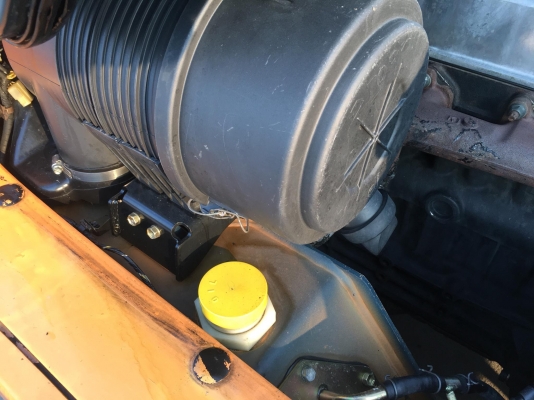 ขายรถหนีบก้อนอัดแบนสำหรับงานร้านขายของเก่าที่อัดก้อนแบน ขายรถหนีบก้อนอัดแบนสำหรับงานร้านขายของเก่าที่อัดก้อนแบน