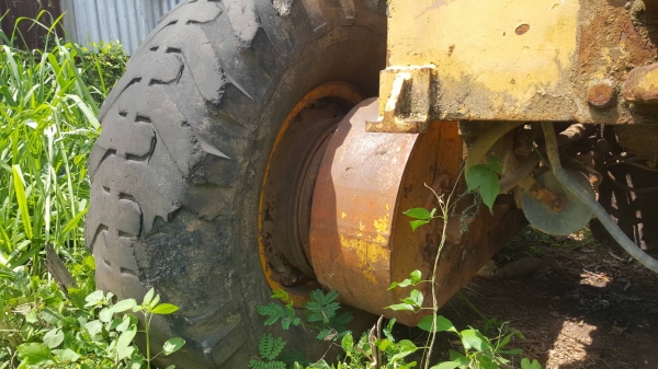 ขายตามสภาพ รถเกรด MITSUBISHI LG-2 รถจอดไว้นานแล้ว เอกสารใบซื้อขาย ราคาต่อรองได้ครับ