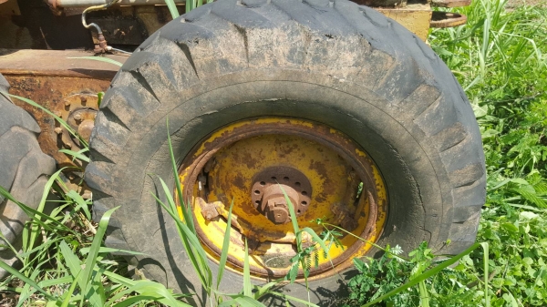 ขายตามสภาพ รถเกรด MITSUBISHI LG-2 รถจอดไว้นานแล้ว เอกสารใบซื้อขาย ราคาต่อรองได้ครับ