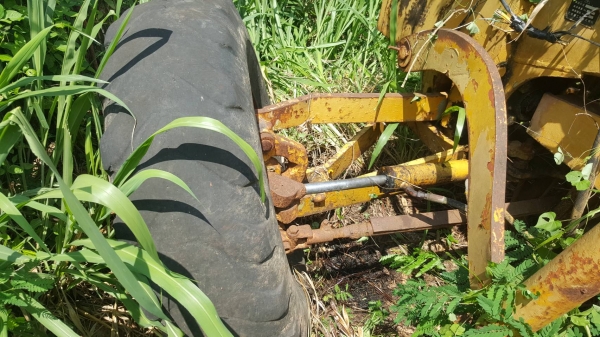 ขายตามสภาพ รถเกรด MITSUBISHI LG-2 รถจอดไว้นานแล้ว เอกสารใบซื้อขาย ราคาต่อรองได้ครับ