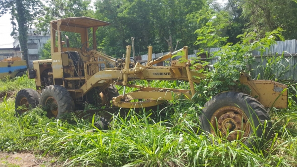 ขายตามสภาพ รถเกรด MITSUBISHI LG-2 รถจอดไว้นานแล้ว เอกสารใบซื้อขาย ราคาต่อรองได้ครับ