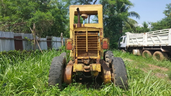 ขายตามสภาพ รถเกรด MITSUBISHI LG-2 รถจอดไว้นานแล้ว เอกสารใบซื้อขาย ราคาต่อรองได้ครับ