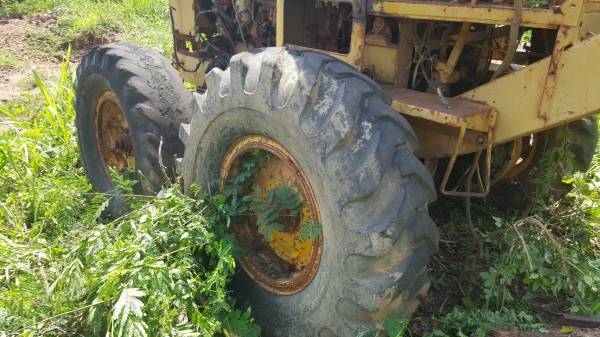 ขายตามสภาพ รถเกรด MITSUBISHI LG-2 รถจอดไว้นานแล้ว เอกสารใบซื้อขาย ราคาต่อรองได้ครับ