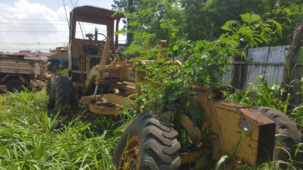 ขายตามสภาพ รถเกรด MITSUBISHI LG-2 รถจอดไว้นานแล้ว เอกสารใบซื้อขาย ราคาต่อรองได้ครับ