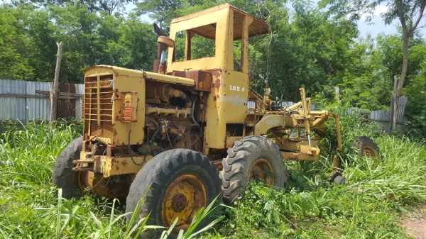 ขายตามสภาพ รถเกรด MITSUBISHI LG-2 รถจอดไว้นานแล้ว เอกสารใบซื้อขาย ราคาต่อรองได้ครับ