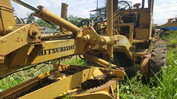 ขายตามสภาพ รถเกรด MITSUBISHI LG-2 รถจอดไว้นานแล้ว เอกสารใบซื้อขาย ราคาต่อรองได้ครับ