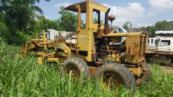 ขายตามสภาพ รถเกรด MITSUBISHI LG-2 รถจอดไว้นานแล้ว เอกสารใบซื้อขาย ราคาต่อรองได้ครับ