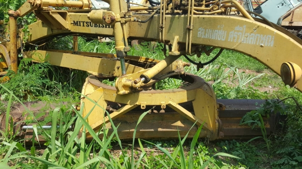 ขายตามสภาพ รถเกรด MITSUBISHI LG-2 รถจอดไว้นานแล้ว เอกสารใบซื้อขาย ราคาต่อรองได้ครับ