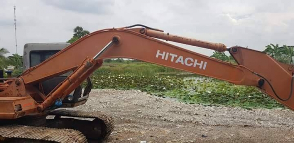 HITACHI EX200-1 Used Crawler Excavator With Original Pump Medium Condition For sale.