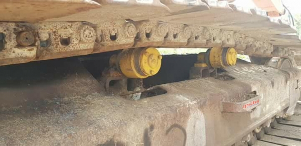 HITACHI EX200-1 Used Crawler Excavator With Original Pump Medium Condition For sale.