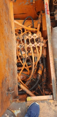 HITACHI EX200-1 Used Crawler Excavator With Original Pump Medium Condition For sale.