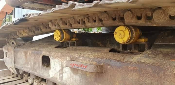 HITACHI EX200-1 Used Crawler Excavator With Original Pump Medium Condition For sale.