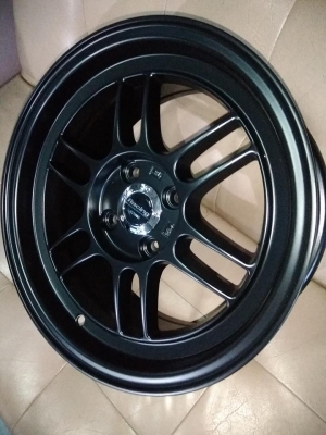 แม็กใหม่ขอบ 15 ราคา 7500 พร้อมยางไทยปี 18 ราคา 11700 บาท