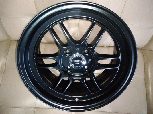 แม็กใหม่ขอบ 15 ราคา 7500 พร้อมยางไทยปี 18 ราคา 11700 บาท