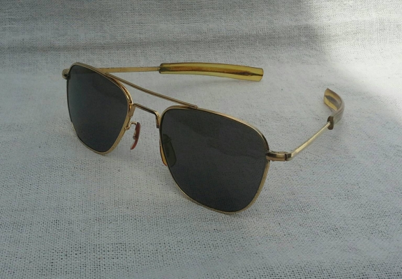 แว่นตาอเมริกันเสืออากาศ ยุค '70s โมเดลอมตะมาดเข้ม 'นักบินรบ' อันลือลั่น ! Vintage COM แว่นตาอเมริกันเสืออากาศ ยุค '70s โมเดลอมตะมาดเข้ม 'นักบินรบ' อันลือลั่น ! Vintage COM