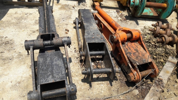 ขายตัวต่ออาร์ม หลายขนาด สำหรับรถขุด 40/50/60และ200 สินค้าเก่านอกนำเข้า ยังไม่เคยใช้งานในไทย ขายตัวต่ออาร์ม หลายขนาด สำหรับรถขุด 40/50/60และ200 สินค้าเก่านอกนำเข้า ยังไม่เคยใช้งานในไทย