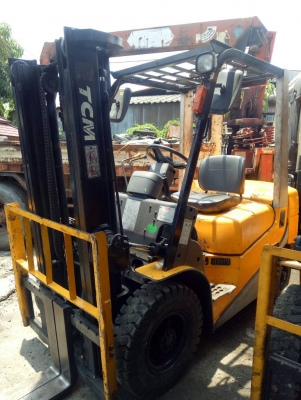 +++ ขายโฟล์คลิฟท์  T.C.M. FD25-T6  ขนาด 2.5  ตัน  เครื่องยนต์ดีเซล  เสา 3  เมตร  เกียร์ออโตเมติค  ยางตัน