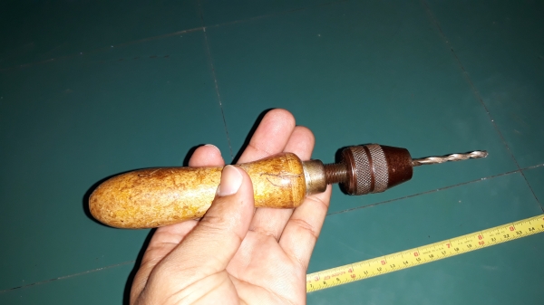 ขายสว่านมือหมุนด้ามไม้จากนอก