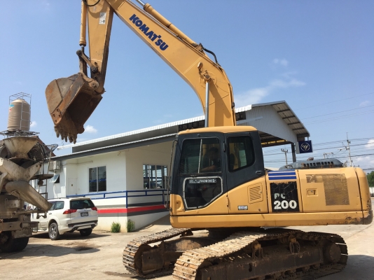 รถขุด KOMATSU PC200-7