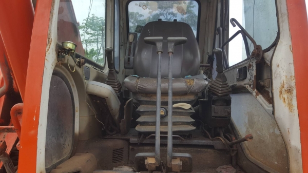 ขาย แบคโฮ DOOSAN 220 LCV รถใช้งานได้ดี ปั้มไฮดรอริคใหม่ เอกสารใบซื้อขาย