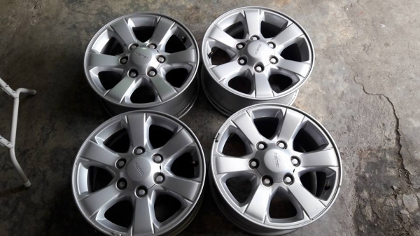 ชุดละ 4,900 บาท ขอบ 16 all new isuzu สวยๆ line 0924241744 บ้านโป่ง/ราชบุรี ส่งได้ ชื่อ บัญชีร้าน พี พี เท่านั้น เช็คประวัติซื้อ+ขายได้ทุกที่/มีรีวิวหน้าเฟสครับ