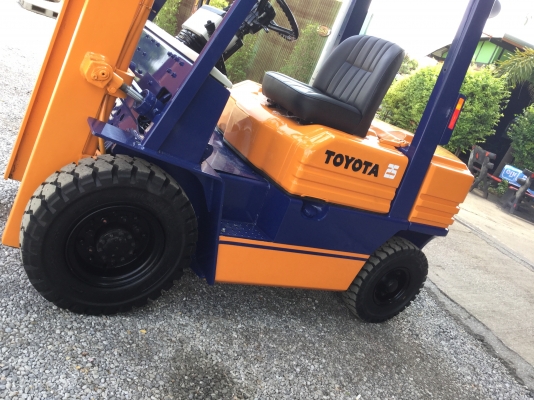 ขาย โตโยต้า รุ่น 5 ดีเซล 2.5 ตัน