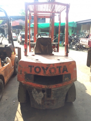 อาร์ ซี เอช โฟรคลิฟท์ ขาย โตโยต้า รุ่น 4 ดีเซล 2.5 ตัน