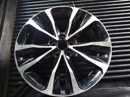 เศษล้อแม๊ก โตโยต้าTRD-17x7 สภาพใหม่มากมี1วง ราคา1200บ.โทร0879050181จัดส่งได้ทั่วไทย