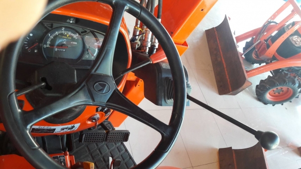 ขายรถแทรกเตอร์มือสอง