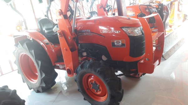 ขายรถแทรกเตอร์มือสอง