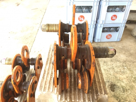 ขายตัวแขวนรอกญี่ปุ่น ยี่ห้อ Vital รับน้ำหนักได้ 0.5-1 ตัน ตัวละ 1500 บาท